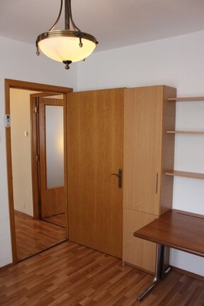 Gara de Nord, Metrou, Calea Grivitei, 3 camere, etaj 1, nu are risc,